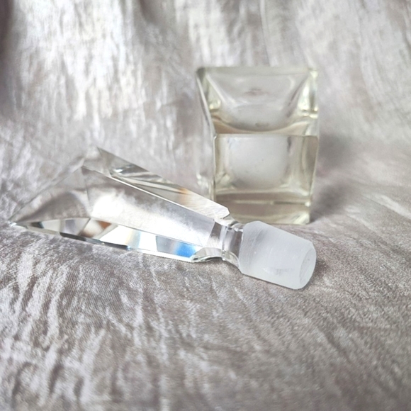 Vintage Perfume Bottle Clear Glass Heavy Crystal Prism  ***FLAW-CHIPS-FOGGED*** - Picture 7 of 13